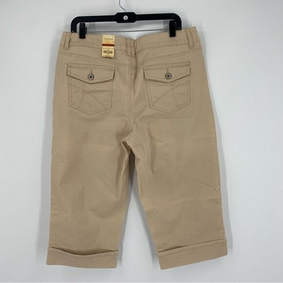 St. John’s Bay Women’s Tan Bermuda Shorts Size 16 - Picture 4 of 4